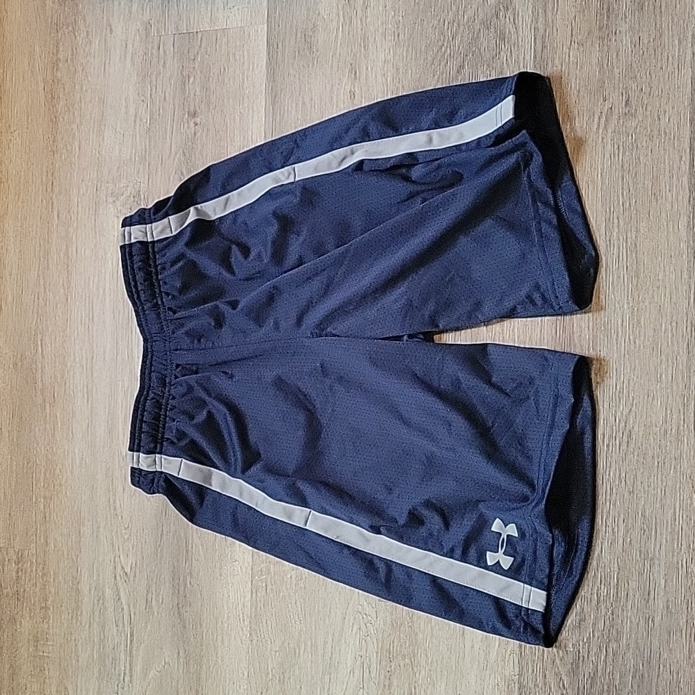 Under Armour mens navy elastic waist shorts small